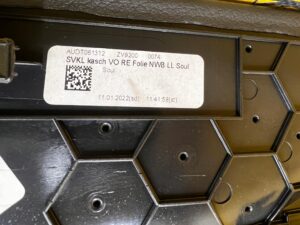 OBUDOWA OSŁONA ZAŚLEPKA TUNELU ŚRODKOWEGO PRAWA AUDI A8 D5