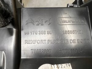 STELAŻ MOCOWANIE TUNELU ŚRODKOWEGO PODŁOKIETNIKA CITROEN DS7 CROSSBACK X74