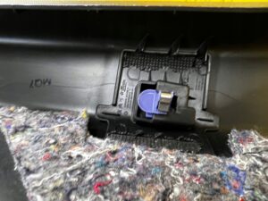 POSZYCIE OSŁONA OBUDOWA SŁUPKA C TYŁ PRAWY PRAWA CITROEN DS7 CROSSBACK X74