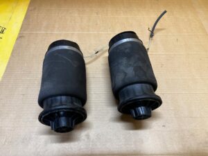 KOMPLET MIECHY TYŁ TYLNY AIRMATIC PRAWY LEWY MERCEDES GL X166