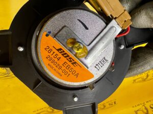 GŁOŚNIK WNĘTRZA KABINY BOSE PRAWY RENAULT KOLEOS II