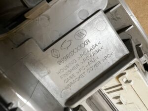 LAMPKA OŚWIETLENIE PODSUFITKI PRZÓD SZYBERACH RENAULT KOLEOS II