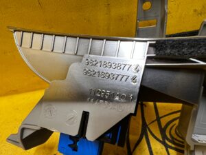 PANEL PRZEŁĄCZNIK SZYB TUNELU ŚRODKOWEGO LEWY CITROEN DS7 CROSSBACK X74 EU