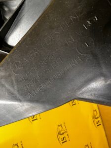 OKULAR WSPORNIK ZDERZAKA REFLEKTORA PASA PRZÓD PRAWY MERCEDES GL X166