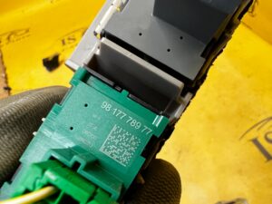 PANEL PRZEŁĄCZNIK SZYB TUNELU ŚRODKOWEGO LEWY CITROEN DS7 CROSSBACK X74 EU