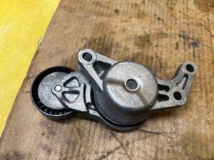 NAPINACZ PASKA KLINOWEGO CITROEN DS7 CROSSBACK X74 2.0 BLUE HDI