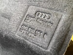 KOMPLET OSŁONA PŁYTA PODŁOGA PODWOZIA NADKOLA TYŁ LEWA PRAWA AUDI A8 D5
