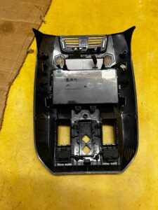 LAMPKA OŚWIETLENIE PODSUFITKI PRZÓD CITROEN DS7 CROSSBACK X74