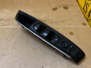 PANEL PRZYCISK PRZEŁĄCZNIK SZYB LUSTEREK PRZÓD LEWY RENAULT KOLEOS II EU