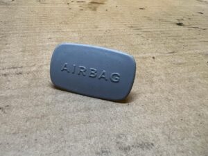 ZAŚLEPKA OSŁONA AIRBAG SŁUPKA A PRZÓD MERCEDES GL X166 GRAY