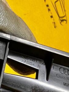 OSŁONA PROWADNICY FOTELA PRAWY PRZÓD AUDI A8 D5