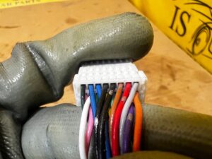 LUSTERKO ZEWNĘTRZNE PRAWE 16 PIN KAMERA ASYSTENT TOYOTA RAV4 V EU