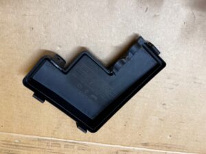 OSŁONA POKRYWA OBUDOWA SKRZYNKA BEZPIECZNIKÓW RENAULT KOLEOS II