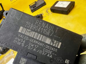 MODUŁ STEROWNIK CZUJNIKÓW PARKOWANIA PDC RENAULT CLIO IV