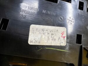 SCHOWEK OSŁONA OBUDOWA KRATKA NAWIEWU TUNELU TYŁ MERCEDES GL X166 GRAY