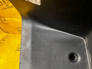 OSŁONA BOCZEK MOCOWANIE PÓŁKI BAGAŻNIKA TYŁ LEWY RENAULT CLIO IV HB