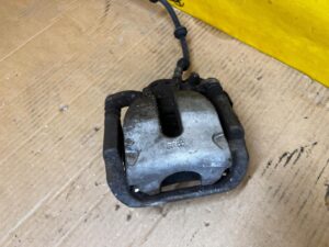 ZACISK HAMULCOWY ELEKTRYCZNY TYŁ LEWY MERCEDES GL X166