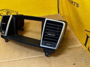 KRATKA KRATKI NAWIEWU ŚRODKOWA DESKI KONSOLI MERCEDES GL X166