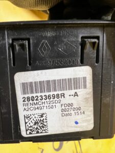 PODWÓJNE GNIAZDO USB AUX PORT ŁADOWARKA RENAULT CLIO IV