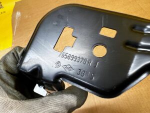 MOCOWANIE WSPORNIK PASA BEZPIECZEŃSTWA TYŁ LEWY RENAULT CLIO IV