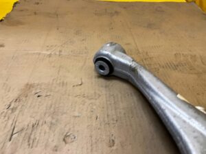 NOWY WAHACZ DOLNY PRZÓD LEWY FORD BRONCO 21-