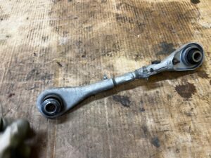 WAHACZ TYŁ TYLNY PRAWY LEWY CITROEN DS7 CROSSBACK X74