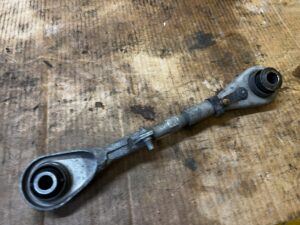 WAHACZ TYŁ TYLNY PRAWY LEWY CITROEN DS7 CROSSBACK X74