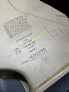 POSZYCIE OSŁONA OBUDOWA SŁUPKA ŚRODKOWEGO B PRAWY MERCEDES GL X166