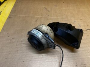 WSPORNIK PODUSZKA MOCOWANIE SILNIKA PRAWA PRAWY MERCEDES GL X166 3.0 CDI