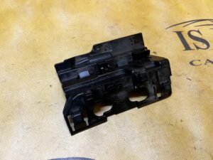 KOMPLET UCHWYT MOCOWANIE PROGU PRAWE PRAWY AUDI A8 D5 LONG