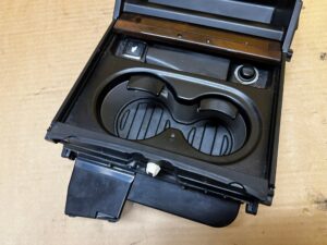 SCHOWEK UCHWYT NA KUBKI CUPHOLDER DREWNO MERCEDES GL X166