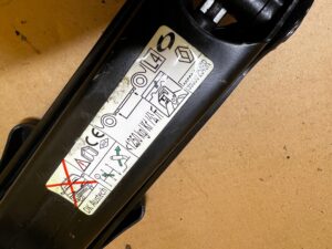 LEWAREK PODNOŚNIK SAMOCHODOWY RENAULT KOLEOS II