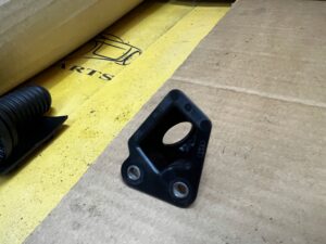 MOCOWANIE ZBIORNIKA ZBIORNICZKA WYRÓWNAWCZEGO PŁYNU AUDI A8 D5