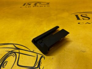 OSŁONA PROWADNICY FOTELA PRAWY PRZÓD AUDI A8 D5