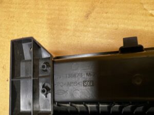 SCHOWEK UCHWYT NA KUBKI CUPHOLDER DREWNO MERCEDES GL X166