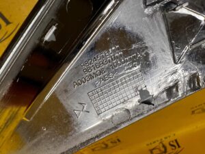 TRÓJKĄT ZAŚLEPKA OSŁONA BŁOTNIKA TYŁ LEWY CHROM CITROEN DS7 CROSSBACK X74