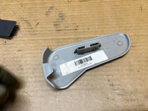 ZAŚLEPKA OSŁONA FOTELA PRZÓD PRAWY MERCEDES GL X166 GRAY