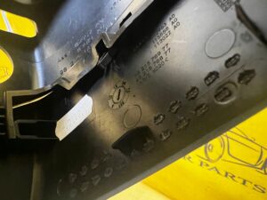 OSŁONA OBUDOWA KOLUMNY KIEROWNICZEJ CITROEN DS7 CROSSBACK X74 EU