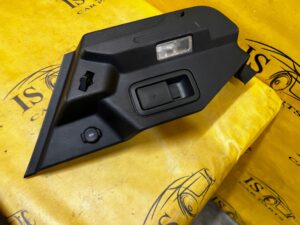 OSŁONA BOCZEK MOCOWANIE PÓŁKI BAGAŻNIKA TYŁ LEWY CITROEN DS7 CROSSBACK X74