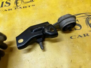 PODUSZKA MOCOWANIE ŁAPA WSPORNIK SILNIKA RENAULT CLIO IV