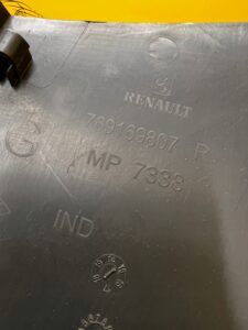 POSZYCIE OSŁONA OBUDOWA SŁUPKA ŚRODKOWEGO B LEWA RENAULT CLIO IV HB