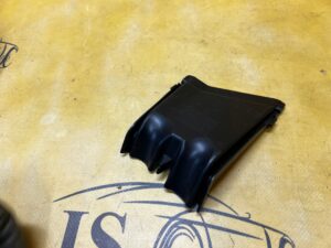 SKRZYNKA OBUDOWA BEZPIECZNIKÓW DOLNA RENAULT CLIO IV