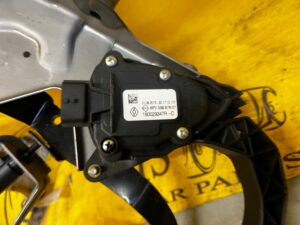 KOMPLET PEDAŁ POTENCJOMETR GAZU HAMULCA SPRZĘGŁA RENAULT CLIO IV EU
