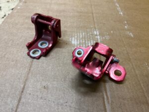 KOMPLET ZAWIASY DRZWI PRZÓD TYŁ LEWY RENAULT CLIO IV TENNP