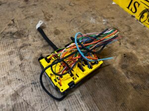 SKRZYNKA MODUŁ BEZPIECZNIKÓW WIĄZKA CITROEN DS7 CROSSBACK X74 2.0 BLUE HDI