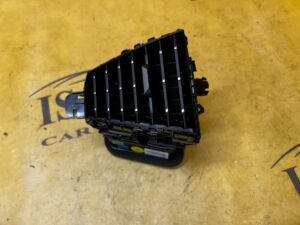 KRATKA KRATKI NAWIEWU PRAWA DESKI KONSOLI CITROEN DS7 CROSSBACK X74 EU