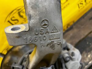 ZWROTNICA TARCZA ZACISK PRZÓD PRAWY MERCEDES GL X166 3.0 CDI