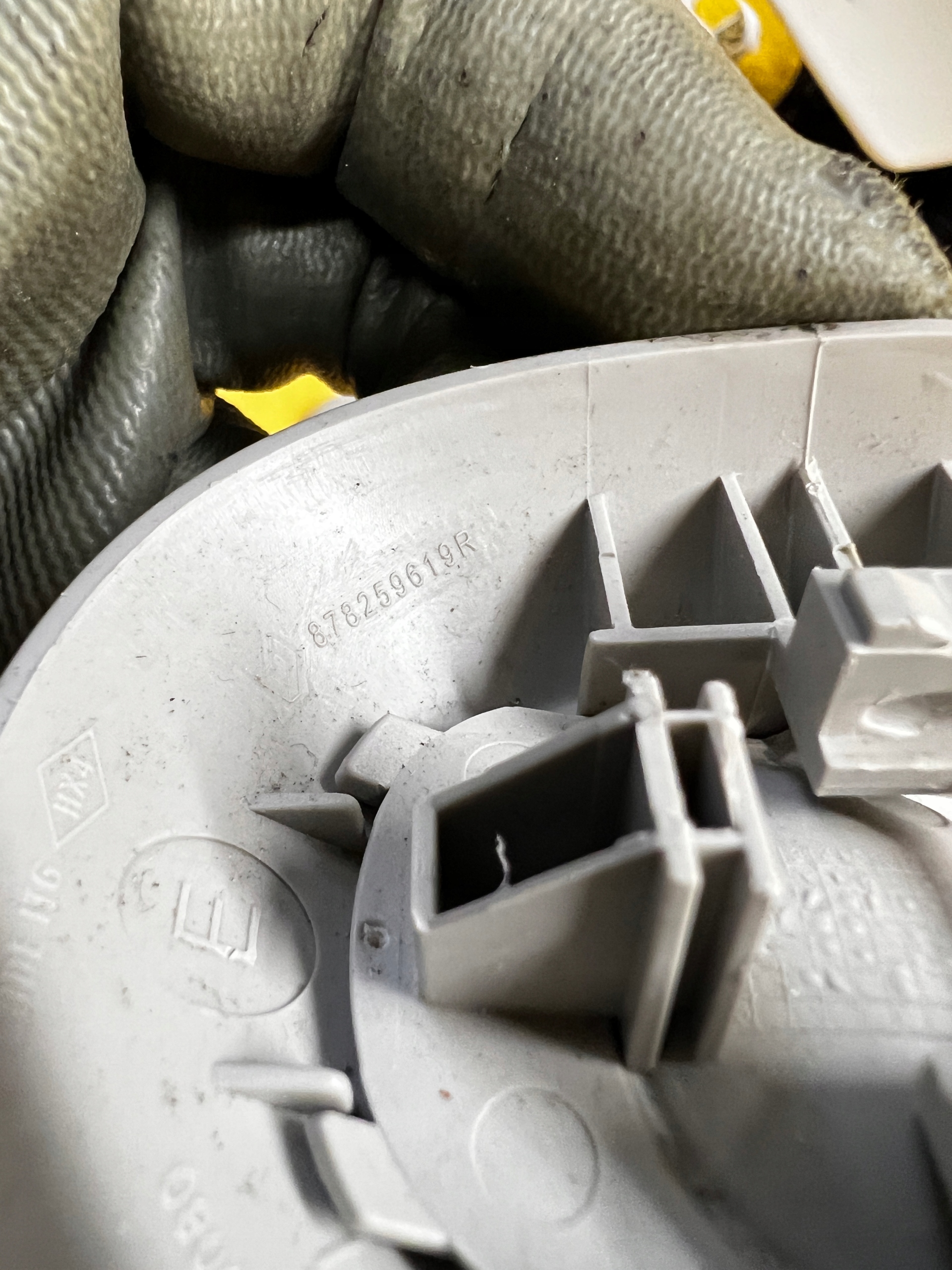 2 X SUWAK REGULACJI WYSOKOŚCI PASA BEZPIECZEŃSTWA RENAULT CLIO IV