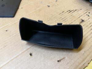 MATA GUMA WKŁADKA SCHOWKA KONSOLI ŚRODKOWEJ TYŁ MERCEDES GL X166
