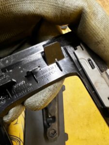 RAMKA OSŁONA PANEL LEWARKA TUNELU ŚRODKOWEGO CITROEN DS7 CROSSBACK X74